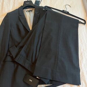 BOSS. HUGO BOSS. Juicyra3 Charcoal Grey Pant Suit Size 2